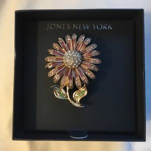 Jones New York daisy flower pin/brooch, pink, green, white/clear rhinestones NWT